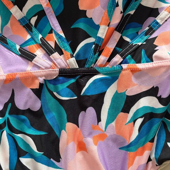 Hermoza Floral One-Piece Swimsuit - Picture 5 of 6